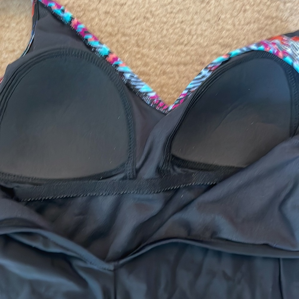 New Women’s Aqua Green Pattern Full Piece Swimsuit. Size M - Picture 3 of 7